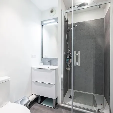 Central And Stylish 2 Bed Apt With Parking Apartmán Antibes